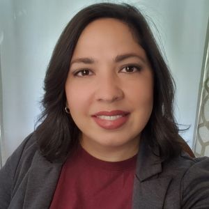 Meet your Posher, Cynthia